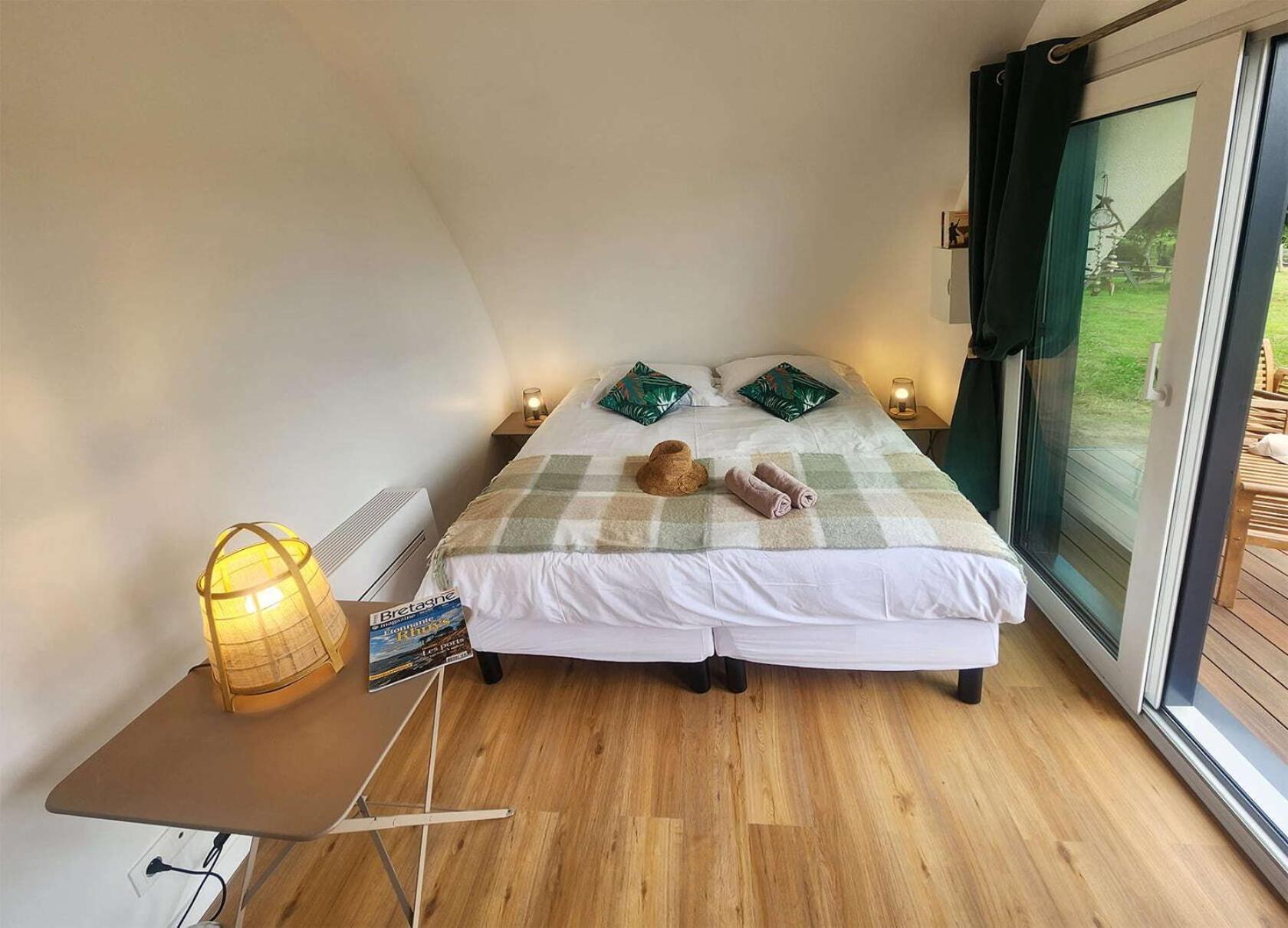 Gites & Tiny Houses Les Hauts De Toulvern بادن الغرفة الصورة